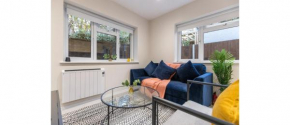 Tranquil Retreat in Hendon: Comfort & Style Await